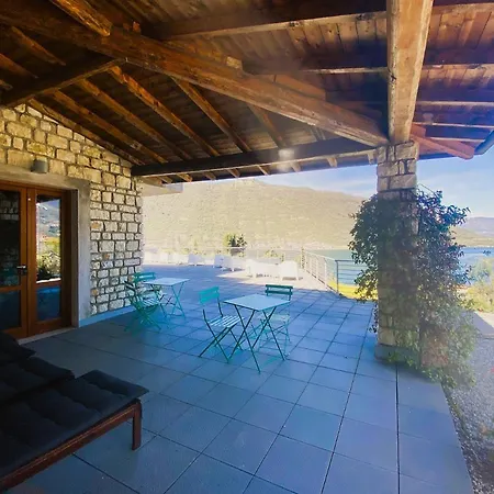 Vela Di Soleville Con E Senza Vista Con Ristorante & Pizzeria Sale Marasino