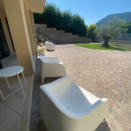 Vela Di Soleville Con E Senza Vista Con Ristorante & Pizzeria 3* Sale Marasino